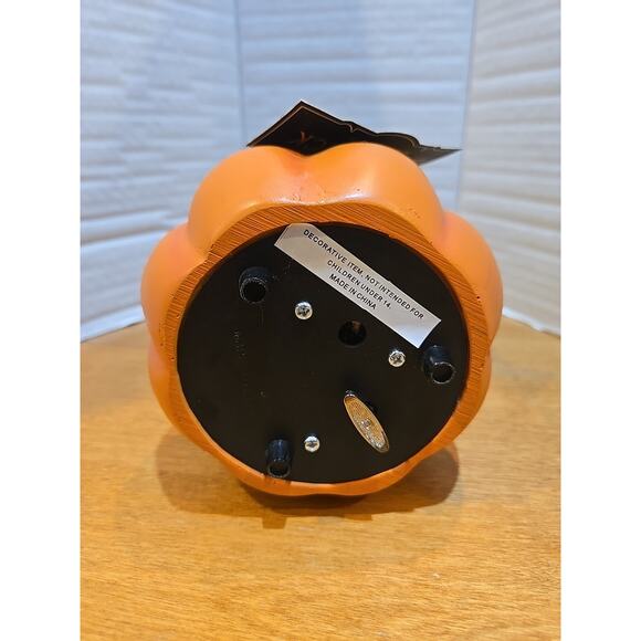 Broomstick Blvd Haunted House Glitter Snow Globe Ding Dong the Witch is Dead NWT - Picture 10 of 10